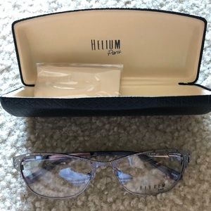 Helium ophthalmic frame